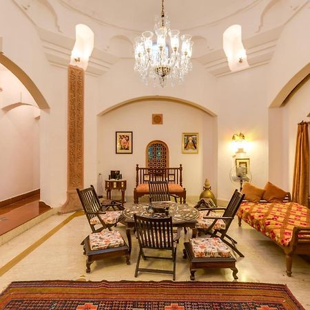 Hostie Chinar Haveli - Heritage Home With Pool, Gurgaon Exterior photo